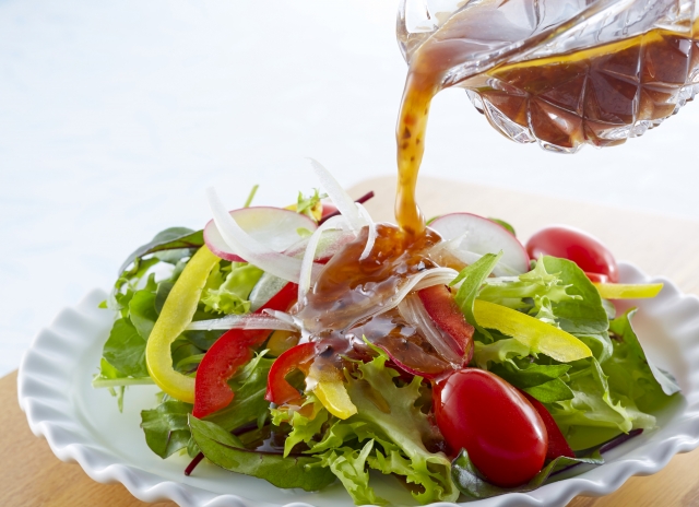 33535685_s だから『おいしい』。想いが込められたドレッシング